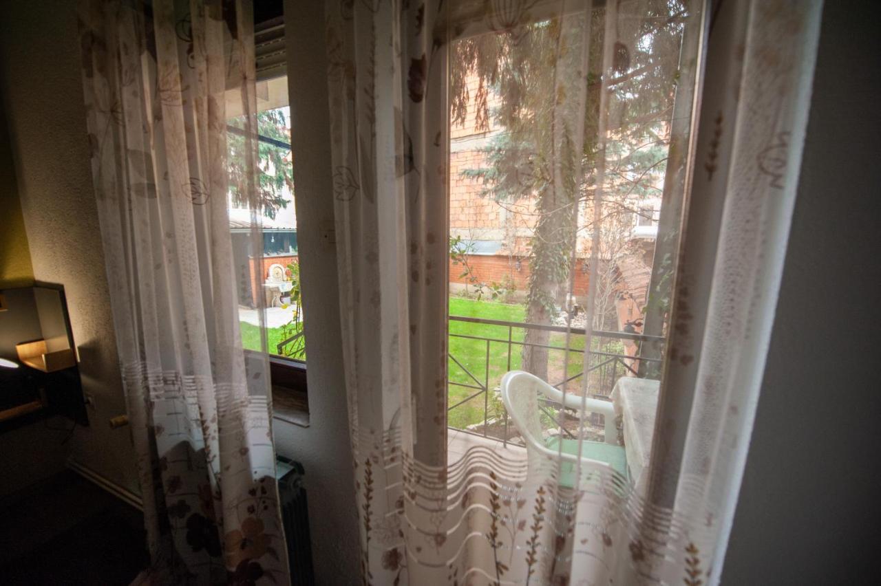 Angelina Apartment บิโตลา ภายนอก รูปภาพ